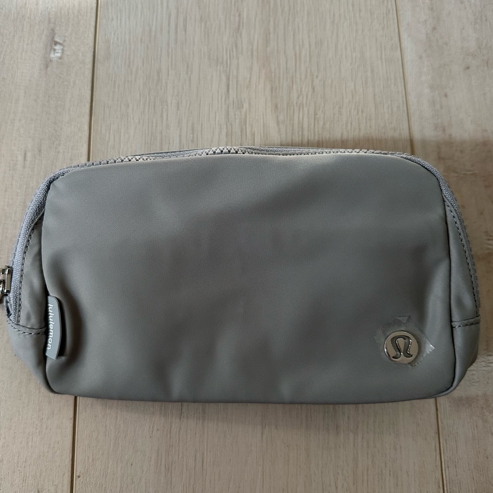 Lululemon Everywhere Belt Bag